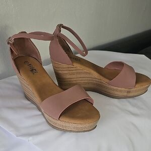 Rouge Wedge Womens Sandals Size 10